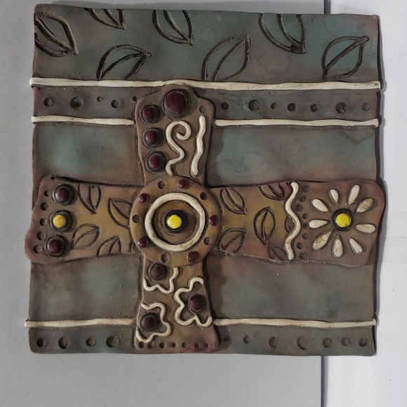 GANZ Wall Tile Art; Cross, Leaves & Daisies. Yellow/Brown/Greens EUC - Picture 1 of 8